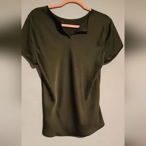 Silky army green EXPRESS top size M